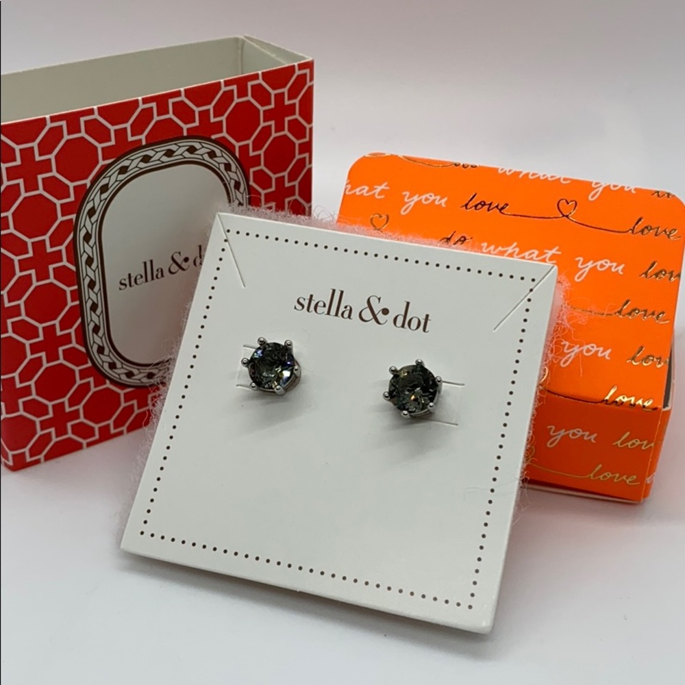 Stella & Dot Smokey Sparkle Stud